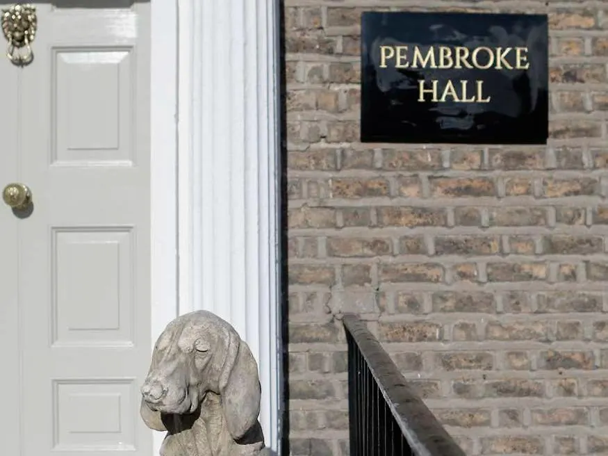 Pembroke Hall Dublin 3*,